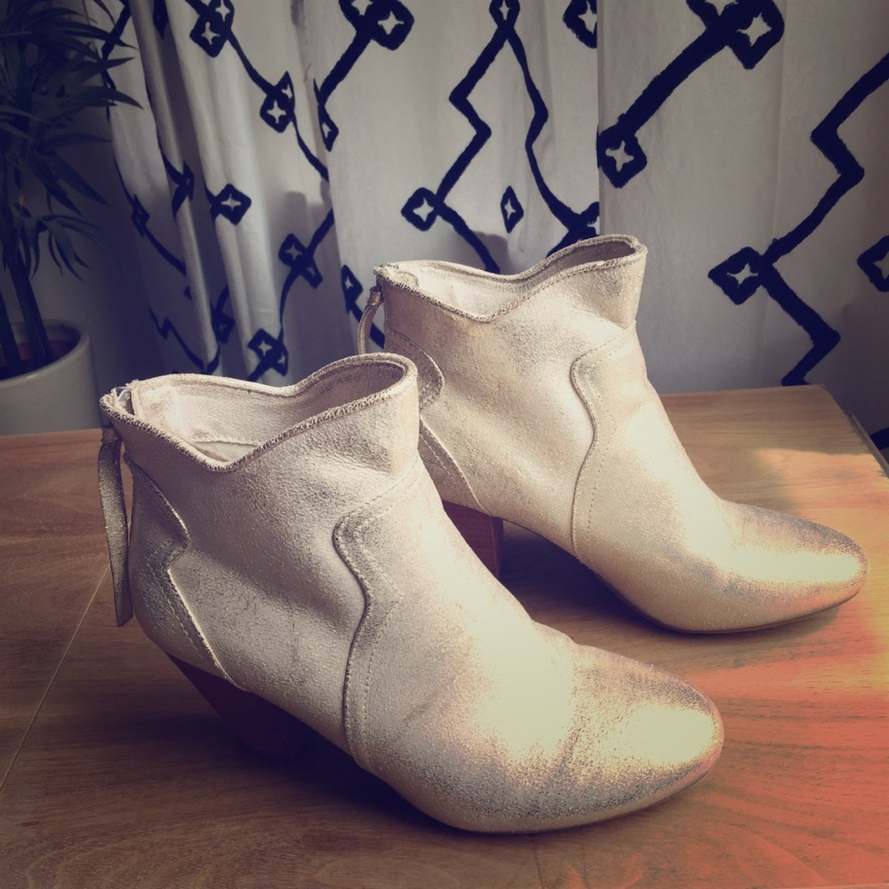 Gold Report ankle booties from ModCloth, EUC